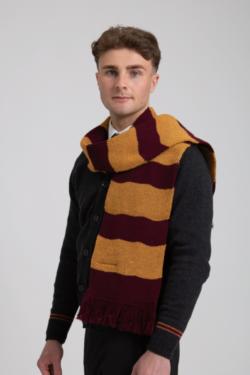 OFFICIALLY LICENSED GRYFFINDOR EARLY YEARS TASSEL SCARF